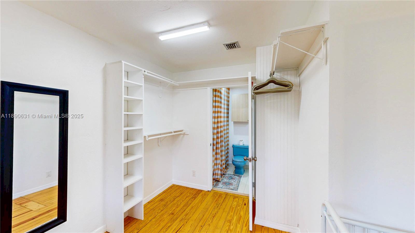 Подробнее / кв.футов $ 2025-10-05 0 Фото