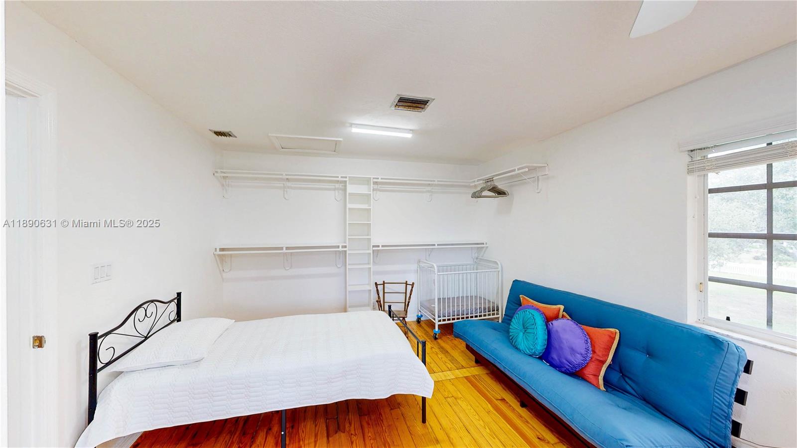 Подробнее / кв.футов $ 2025-10-05 0 Фото