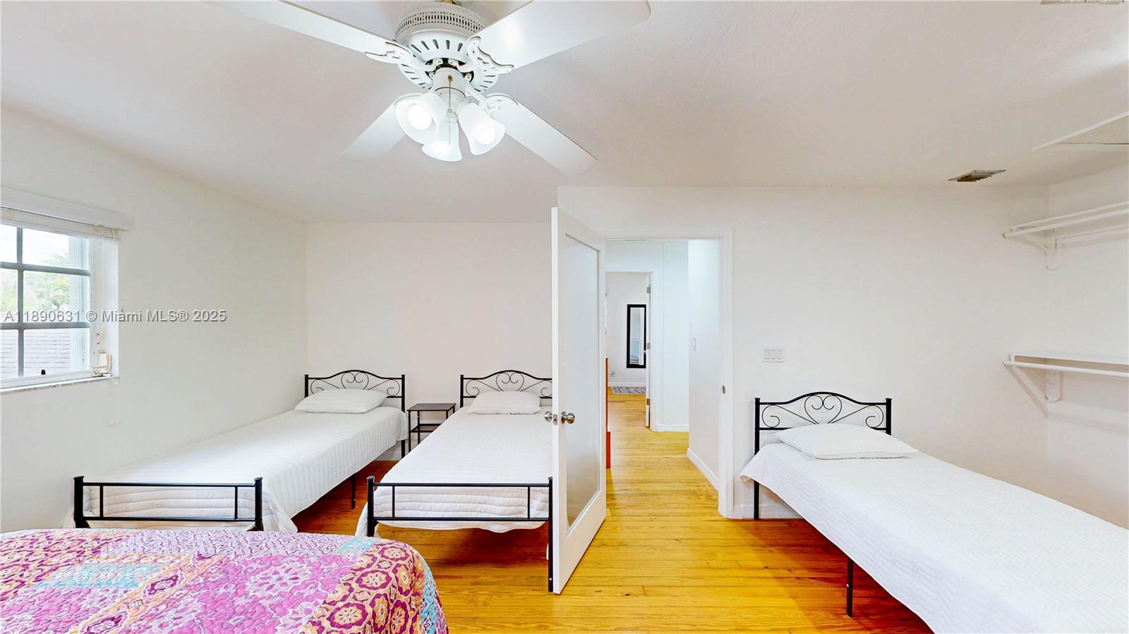 Подробнее / кв.футов $ 2025-10-05 0 Фото