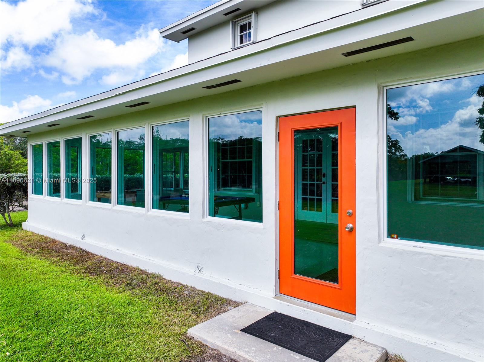 Подробнее / кв.футов $ 2025-10-05 0 Фото