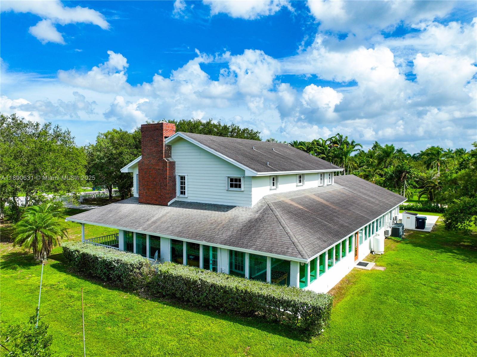 Подробнее / кв.футов $ 2025-10-05 0 Фото