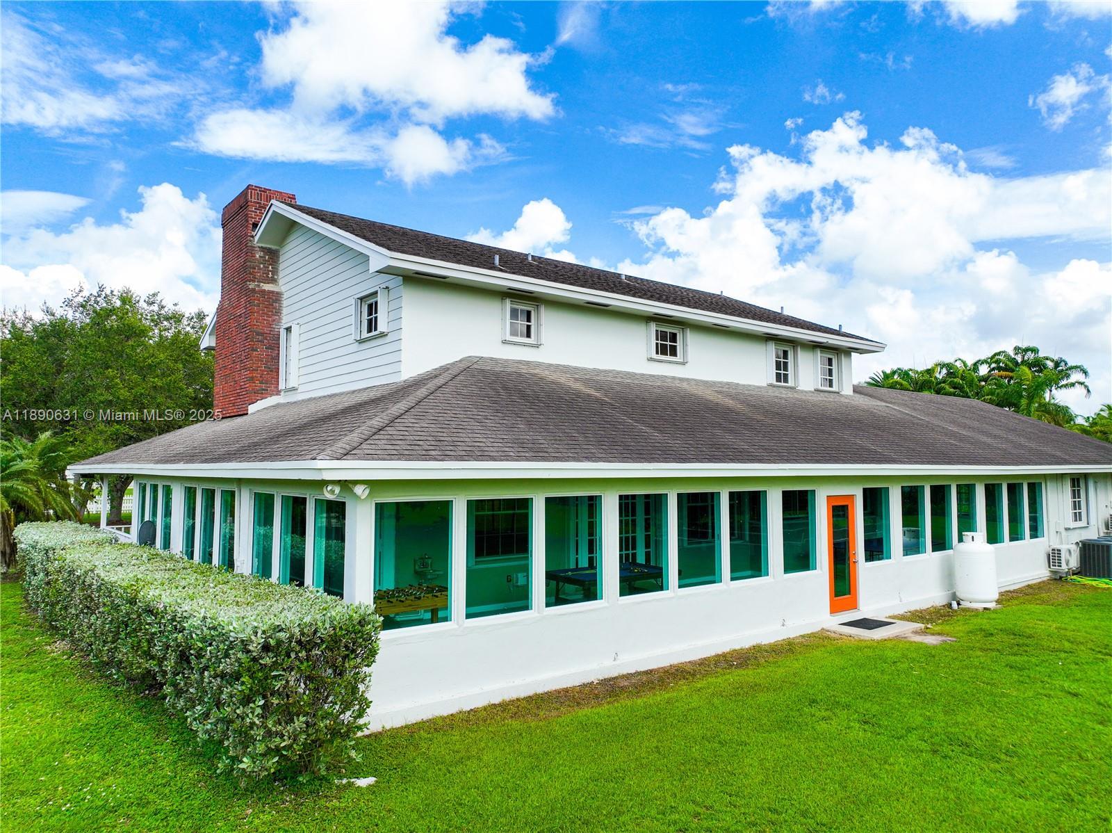 Подробнее / кв.футов $ 2025-10-05 0 Фото