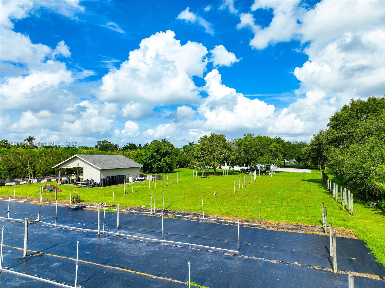 Подробнее / кв.футов $ 2025-10-05 0 Фото