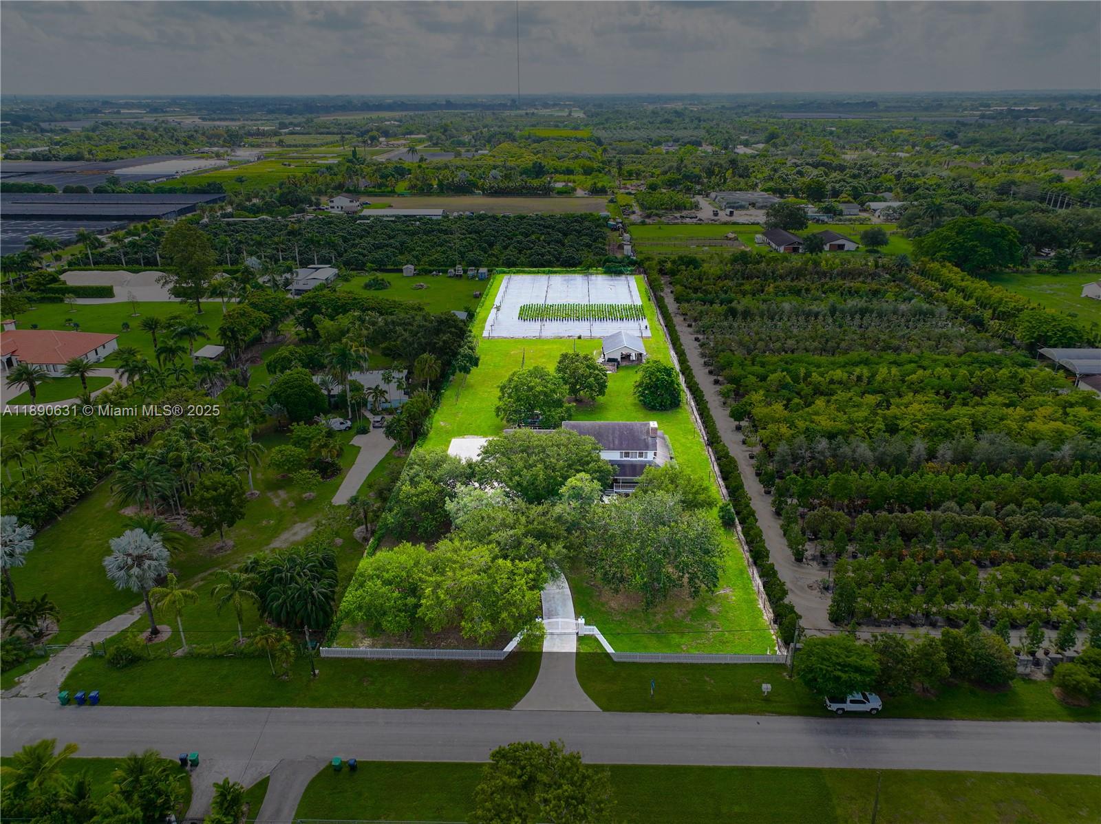 Подробнее / кв.футов $ 2025-10-05 0 Фото