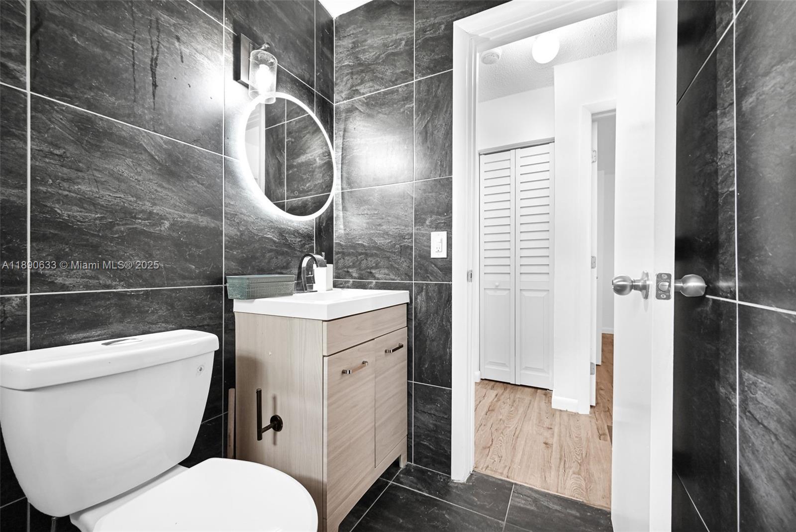   /  4688 sq. ft. $ 2025-10-05 0 Photo