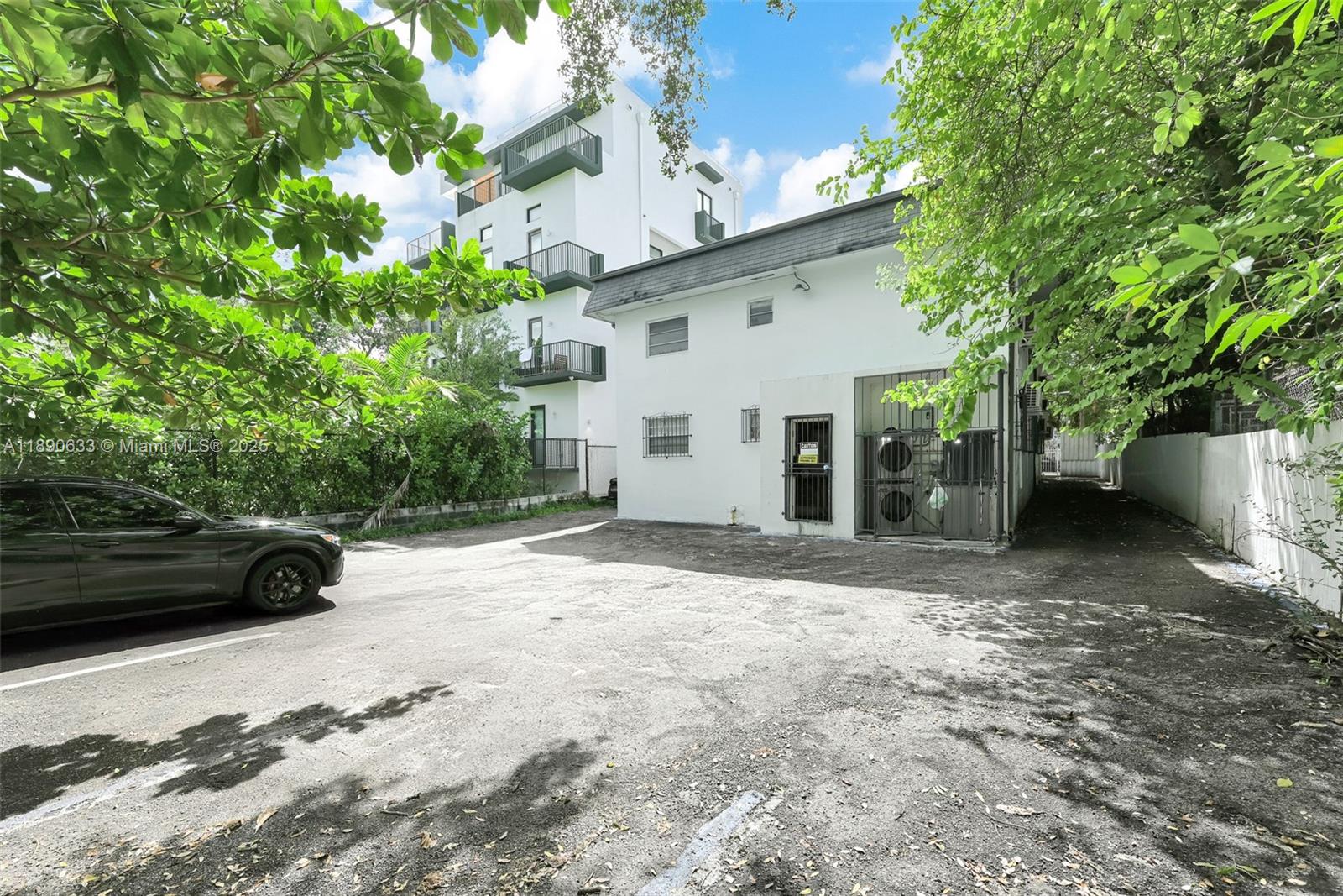   /  4688 sq. ft. $ 2025-10-05 0 Photo