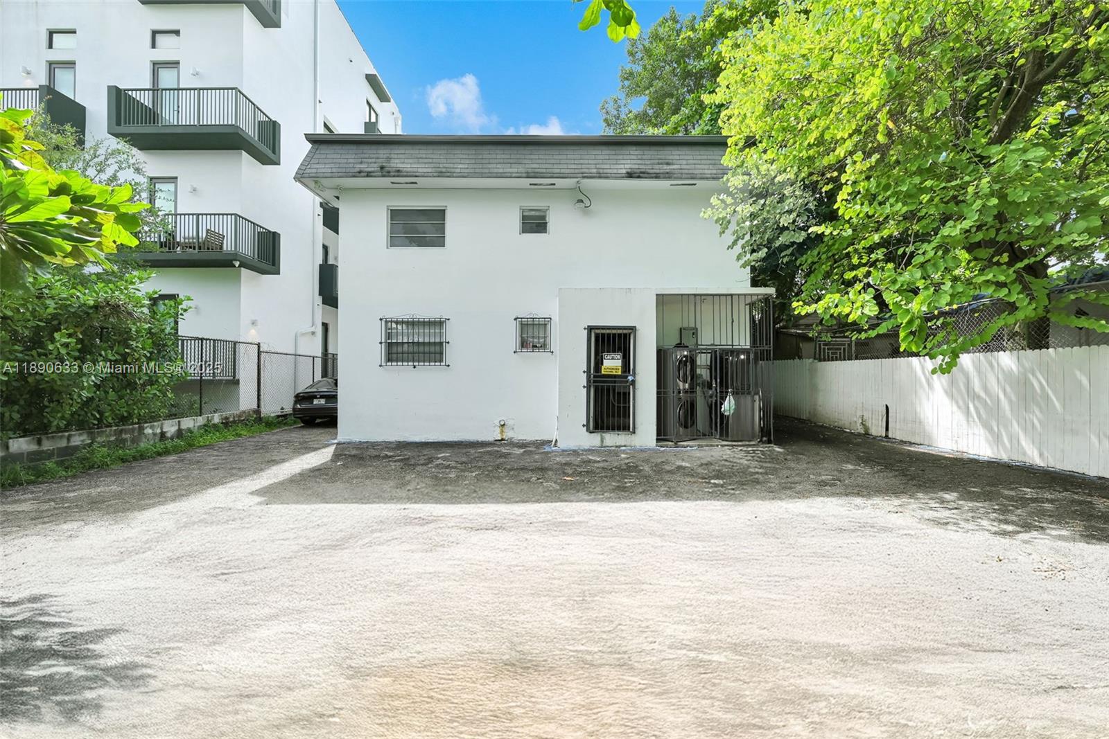   /  4688 sq. ft. $ 2025-10-05 0 Photo