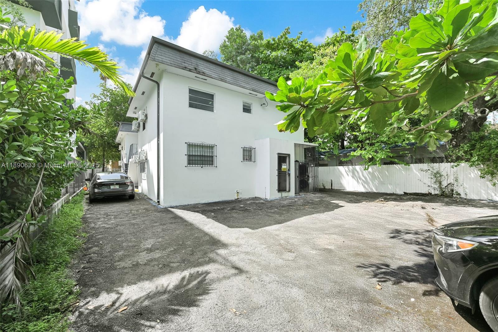   /  4688 sq. ft. $ 2025-10-05 0 Photo