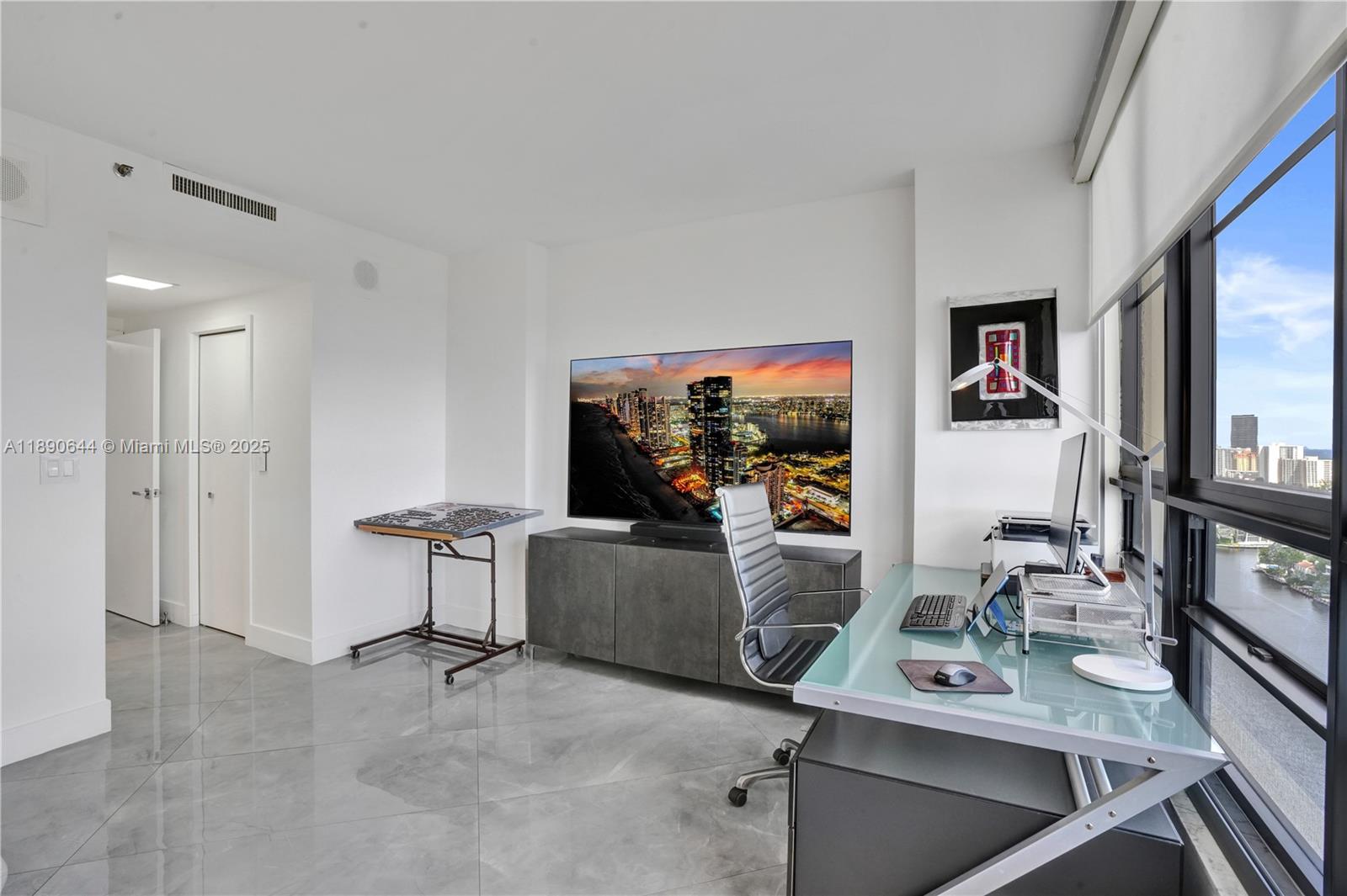 Photo of 20191 Country Club Dr  #2606, Aventura, Florida, 33180 - 