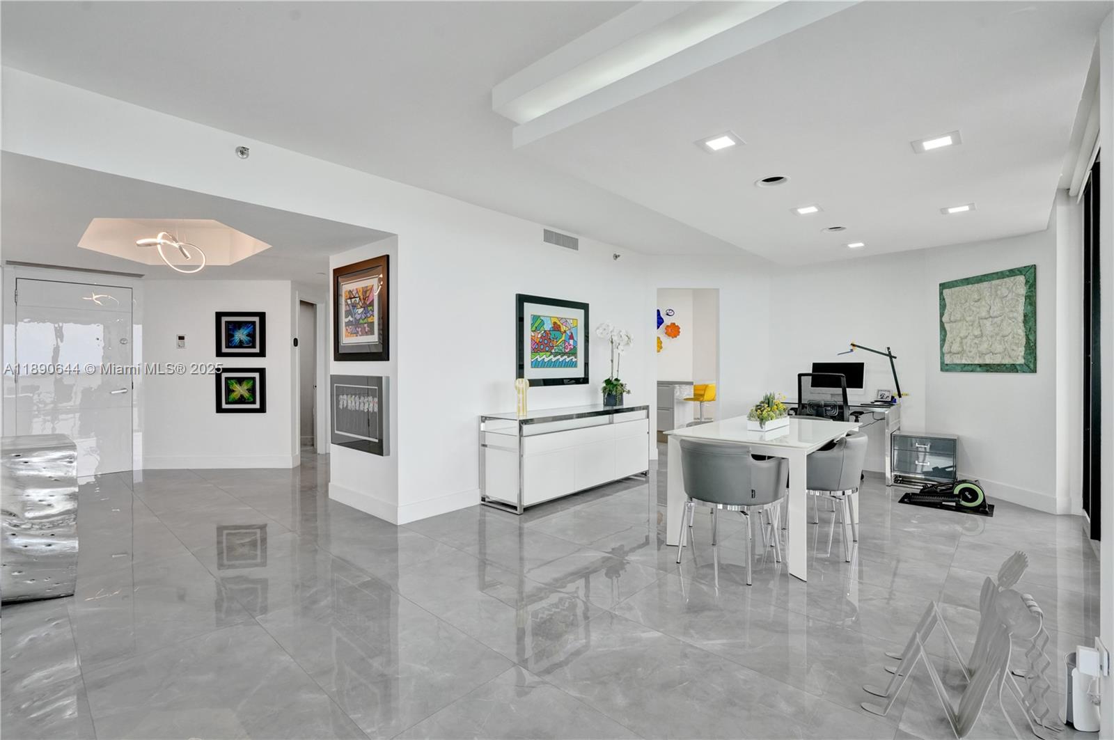 Photo of 20191 Country Club Dr  #2606, Aventura, Florida, 33180 - 