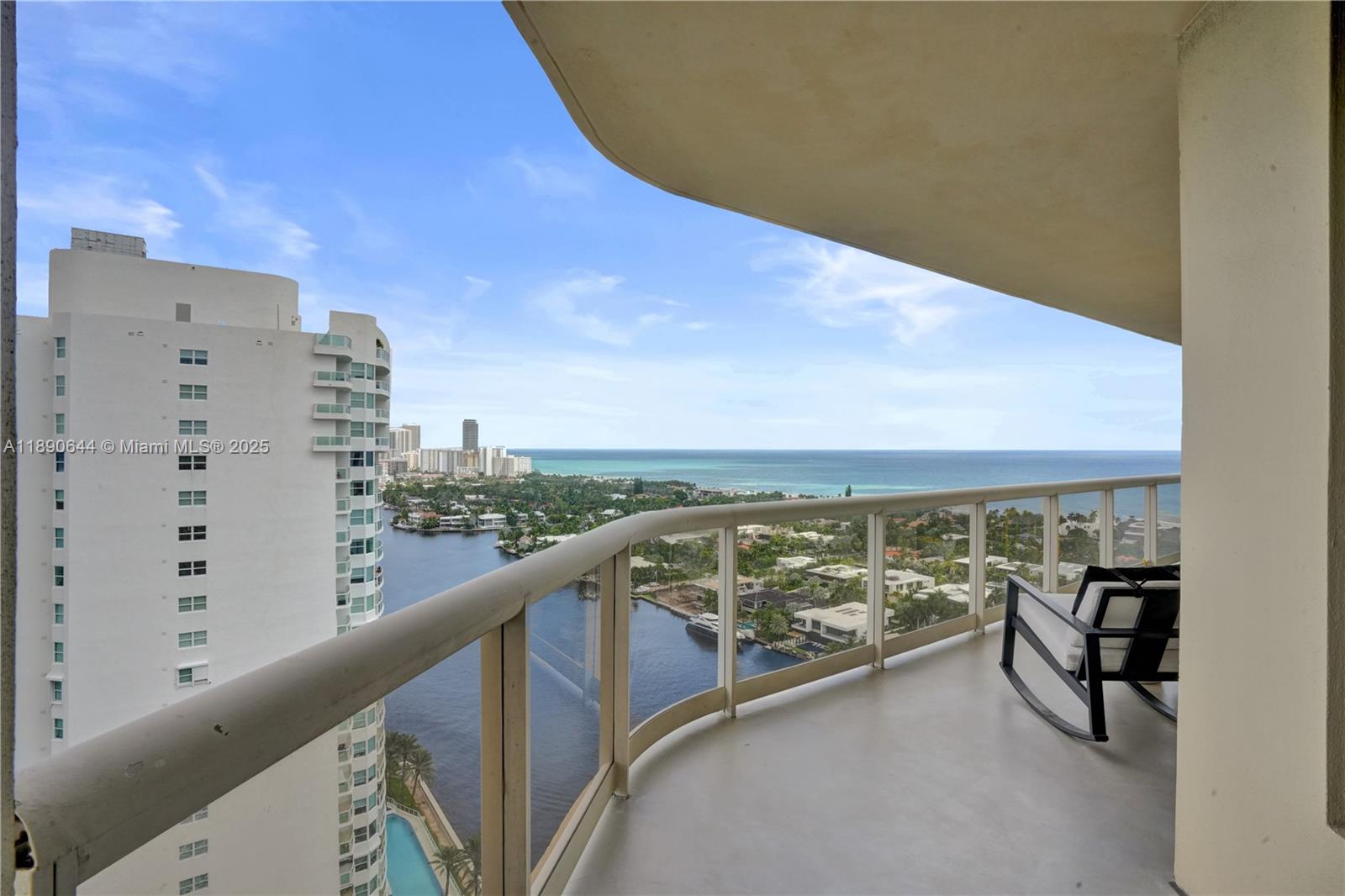 Photo of 20191 Country Club Dr  #2606, Aventura, Florida, 33180 - 