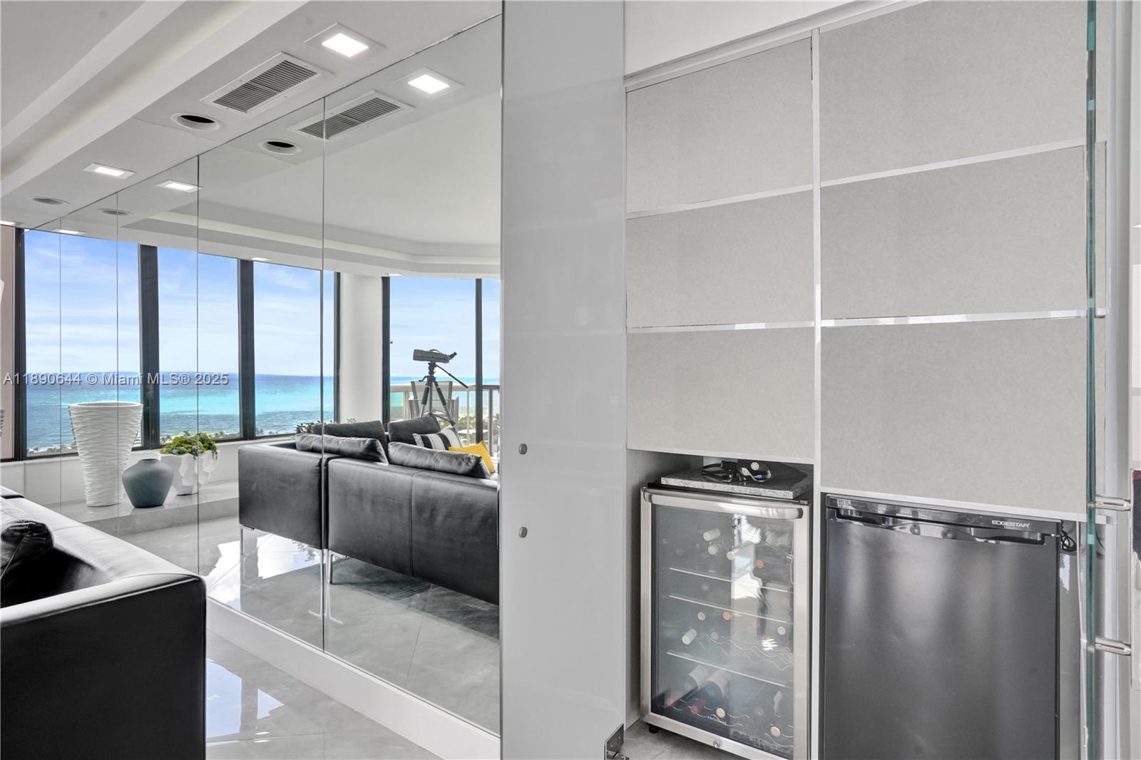 Photo of 20191 Country Club Dr  #2606, Aventura, Florida, 33180 - 