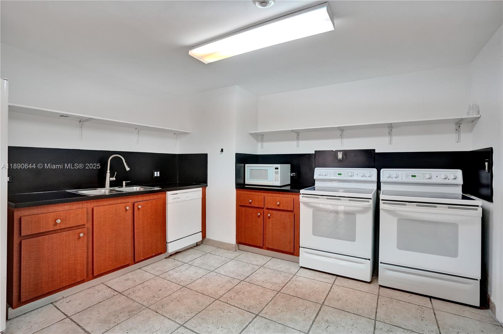 Photo of 20191 Country Club Dr  #2606, Aventura, Florida, 33180 - 