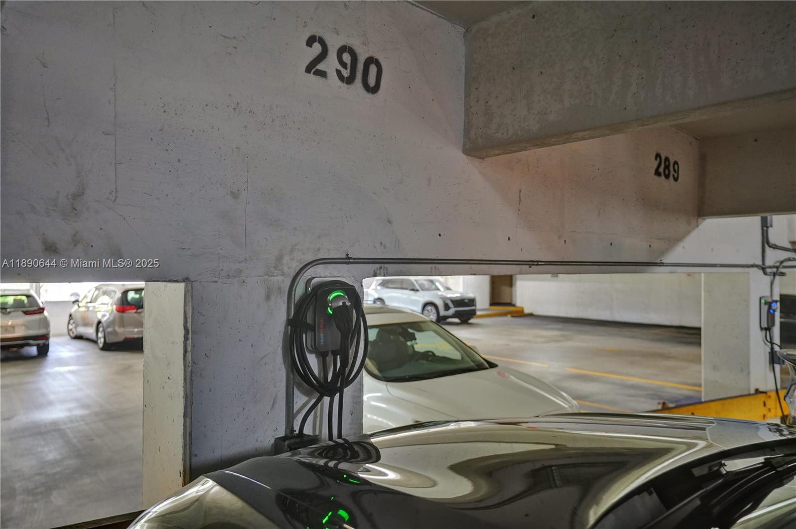 Photo of 20191 Country Club Dr  #2606, Aventura, Florida, 33180 - 