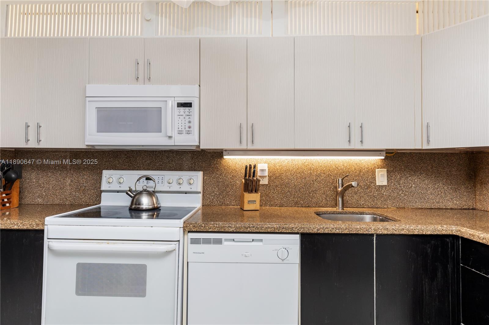 Photo of 2401 Ocean Dr  #1405, Hollywood, Florida, 33019 -