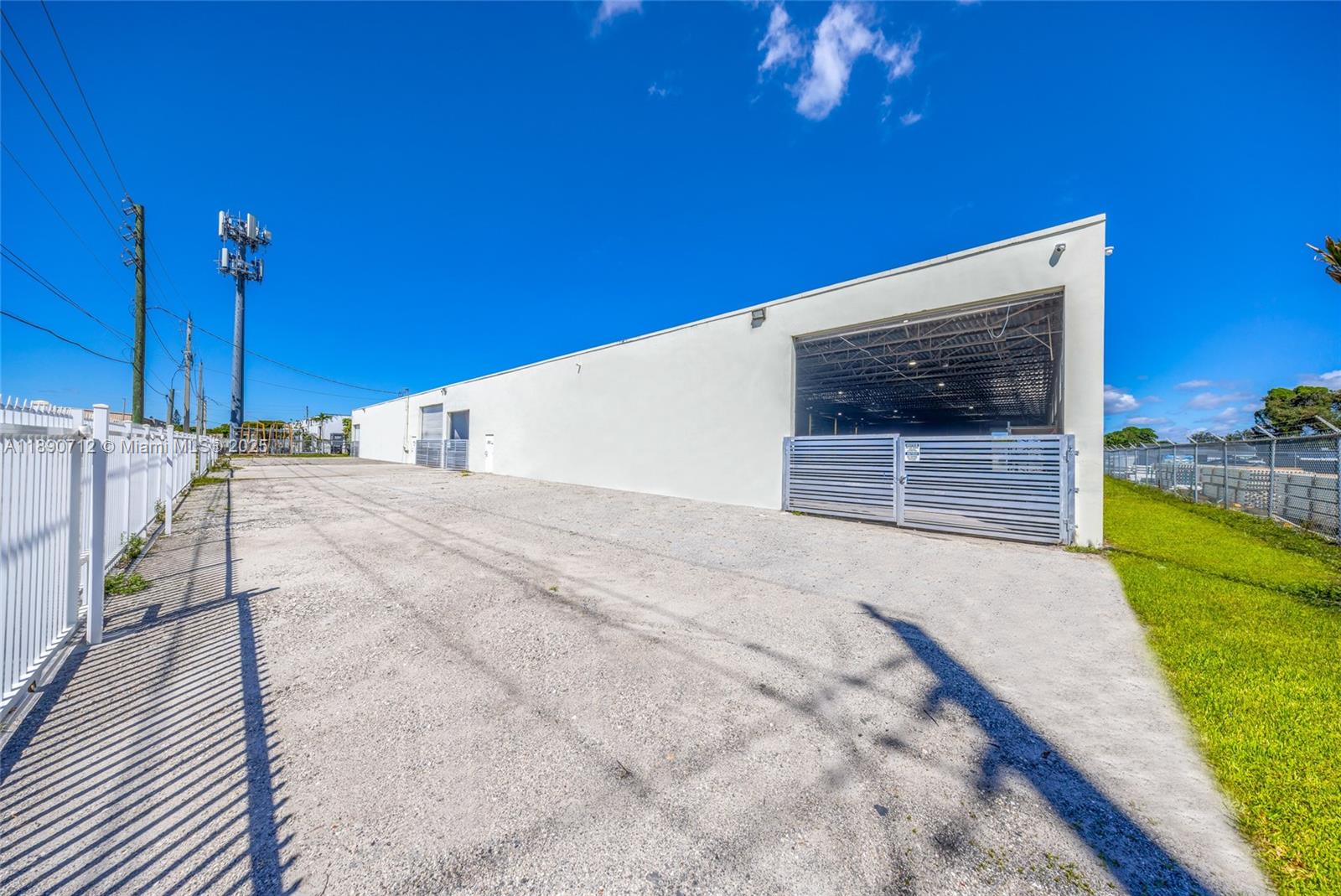   /   sq. ft. $ 2025-10-06 0 Photo