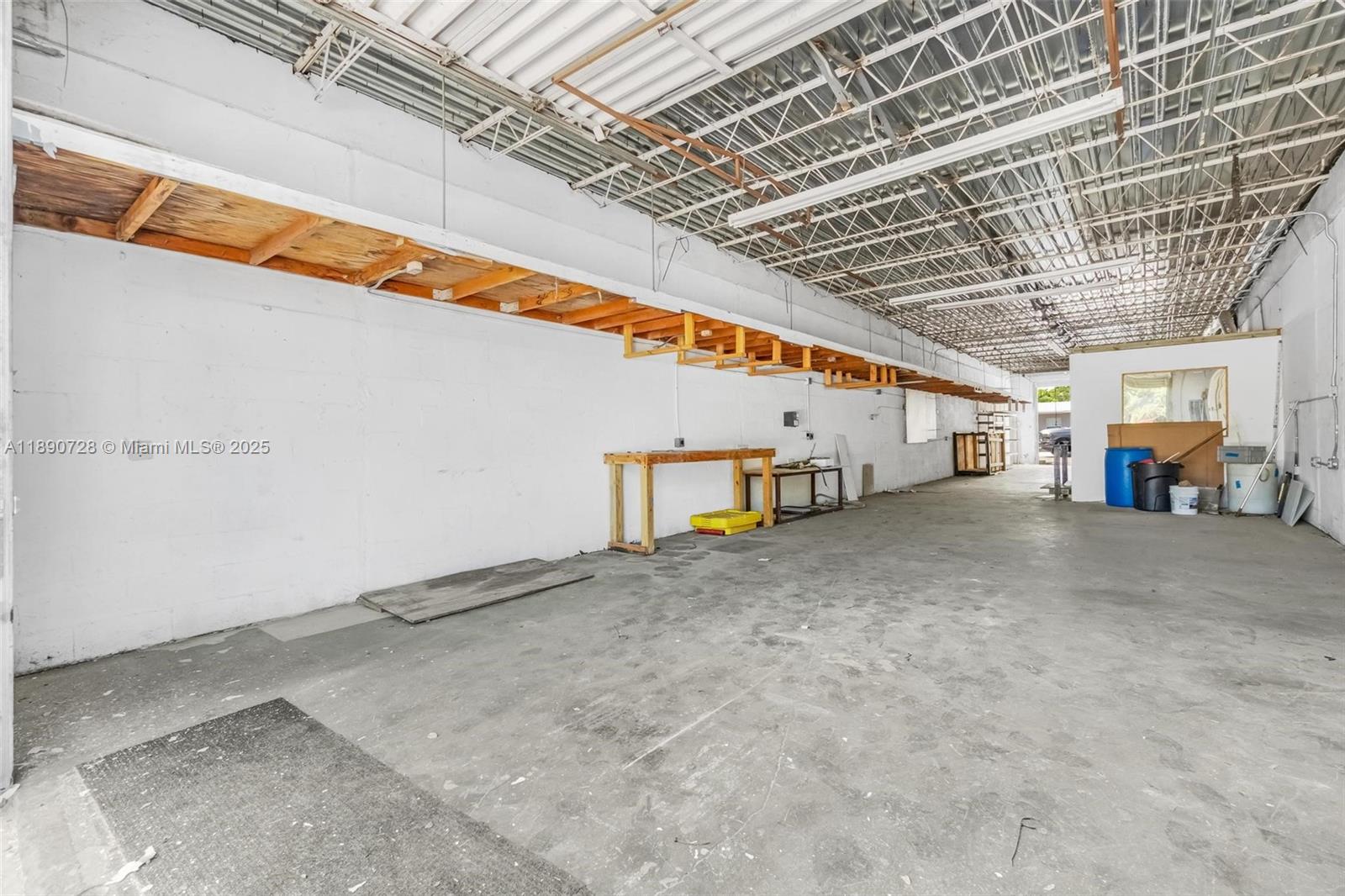   /   sq. ft. $ 2025-10-06 0 Photo