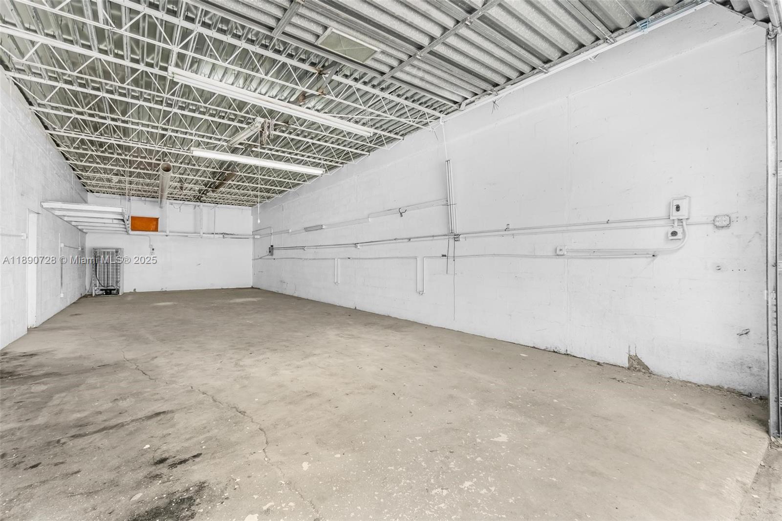   /   sq. ft. $ 2025-10-06 0 Photo
