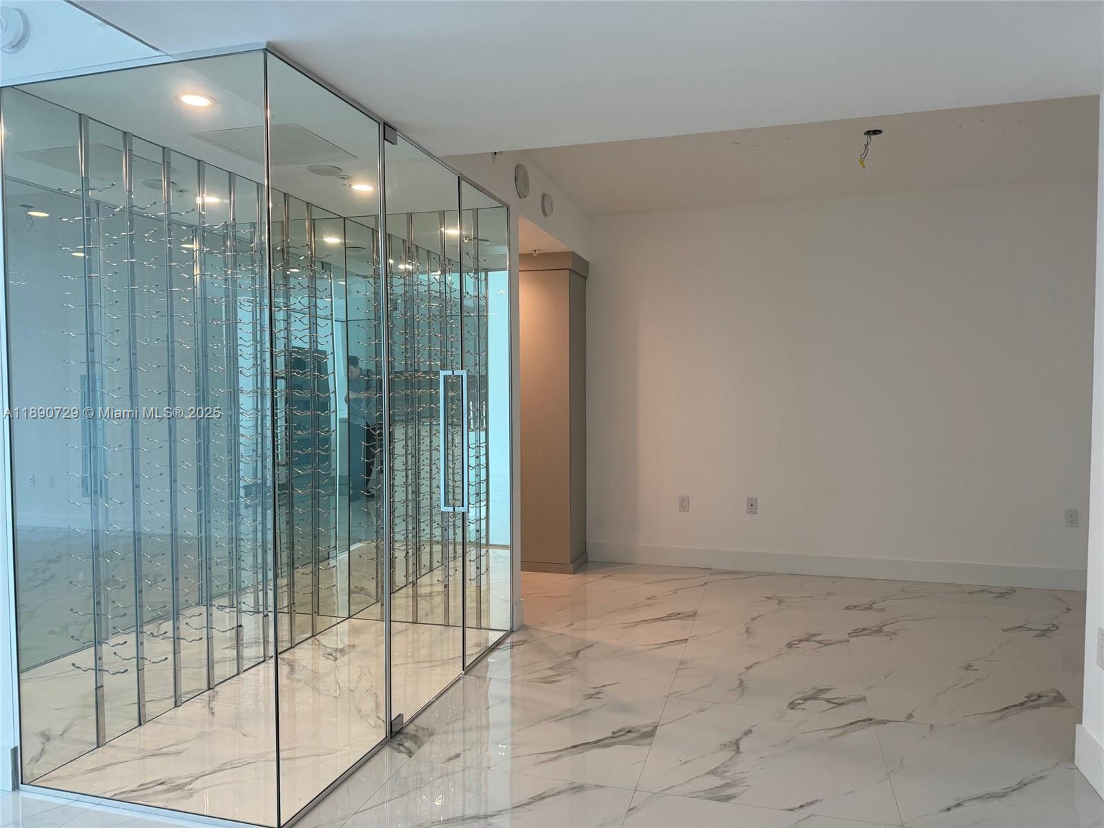 5-1003 3 / 3 1524 sq. ft. $ 2025-10-06 0 Photo