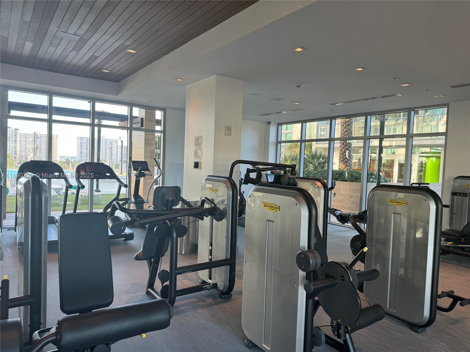5-1003 3 / 3 1524 sq. ft. $ 2025-10-06 0 Photo