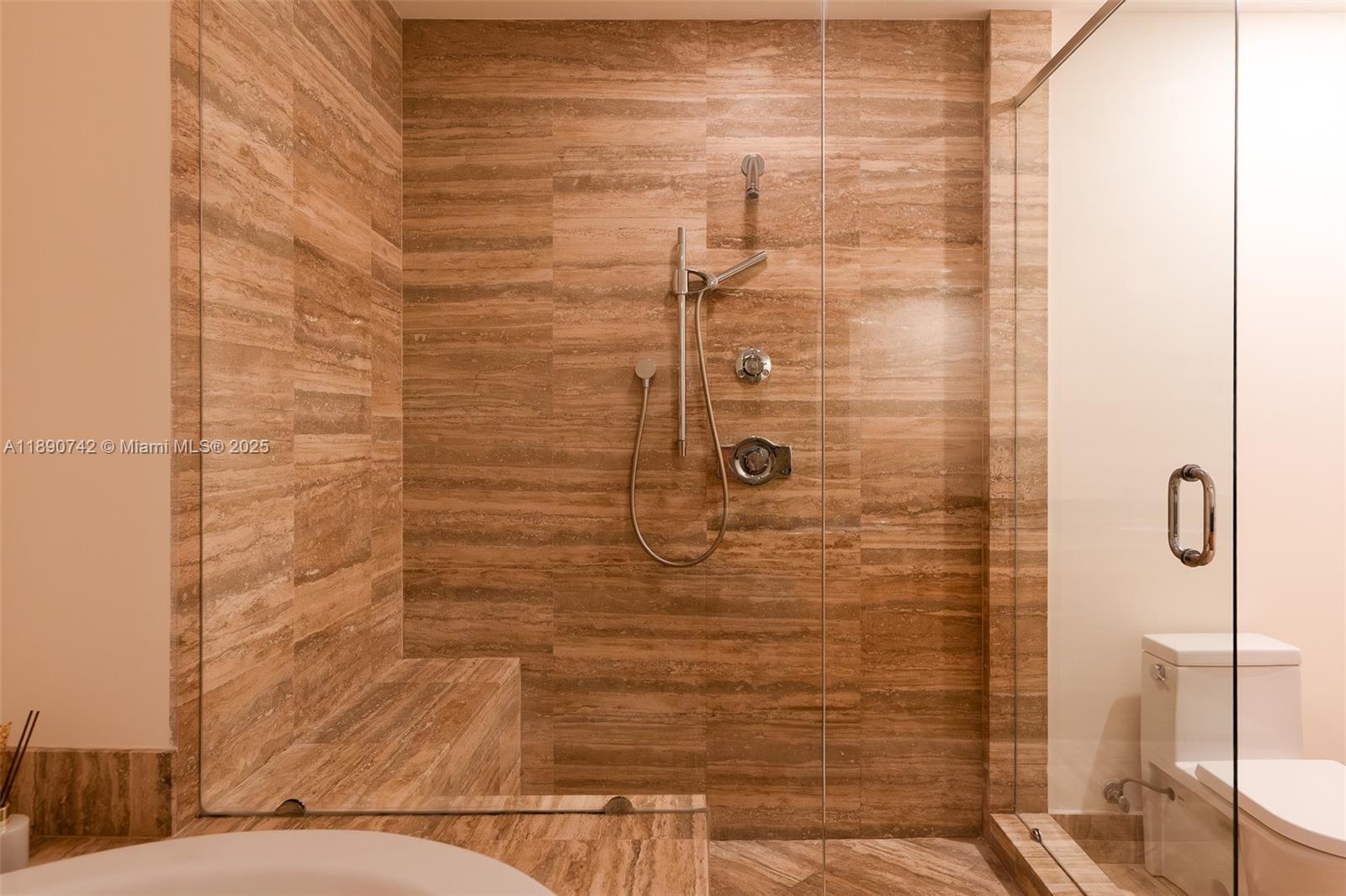 2502 3 / 4 1979 sq. ft. $ 2025-10-06 0 Photo
