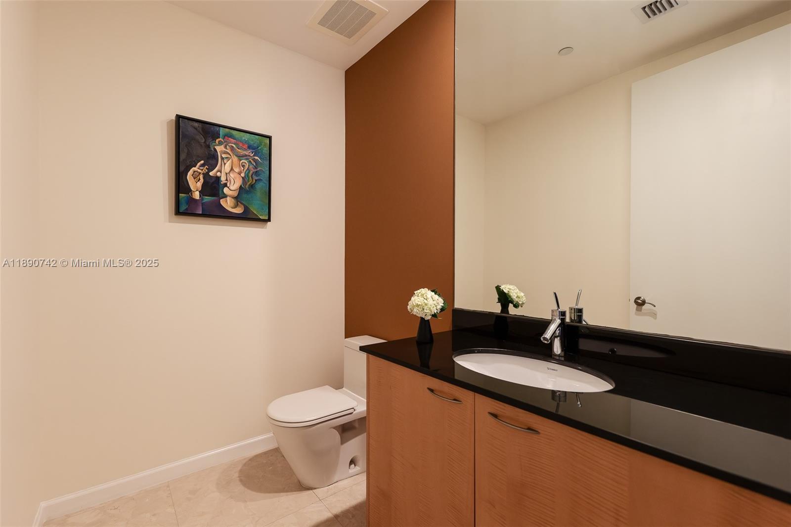 2502 3 / 4 1979 sq. ft. $ 2025-10-06 0 Photo