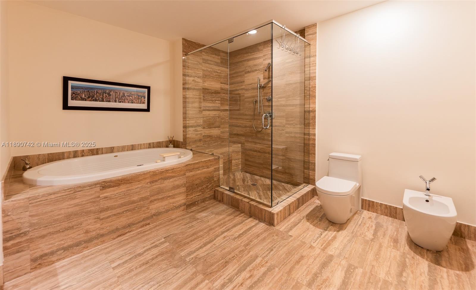 2502 3 / 4 1979 sq. ft. $ 2025-10-06 0 Photo