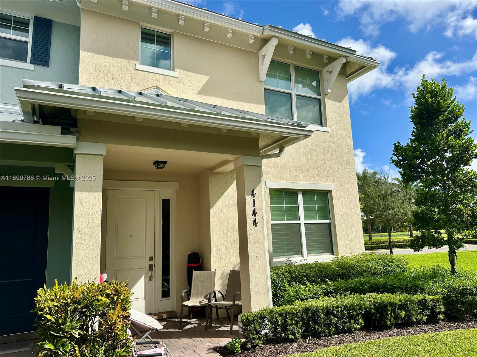 4144 3 / 3 1561 sq. ft. $ 2025-10-06 0 foto