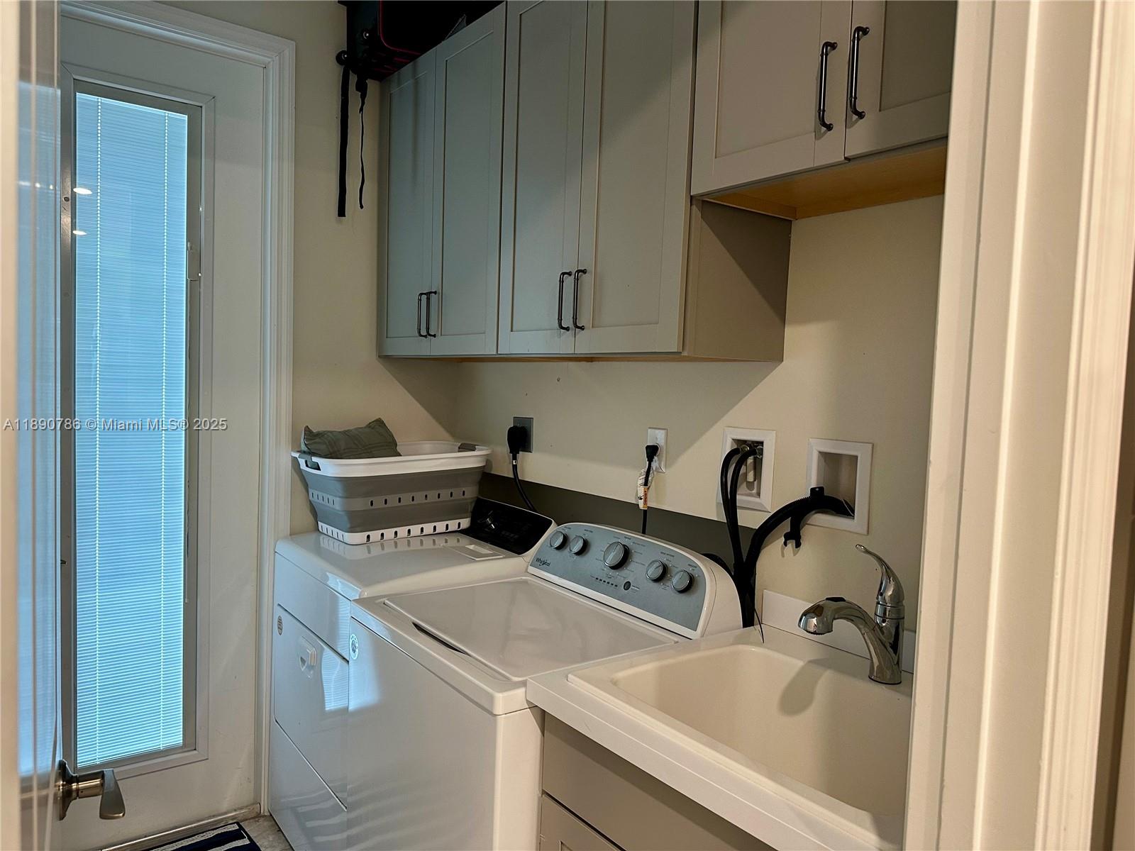4144 3 / 3 1561 sq. ft. $ 2025-10-06 0 foto