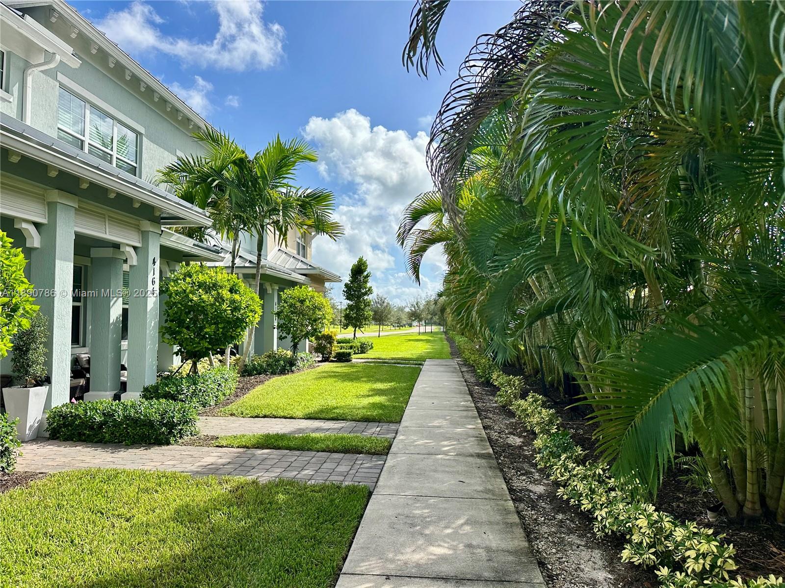 4144 3 / 3 1561 sq. ft. $ 2025-10-06 0 foto