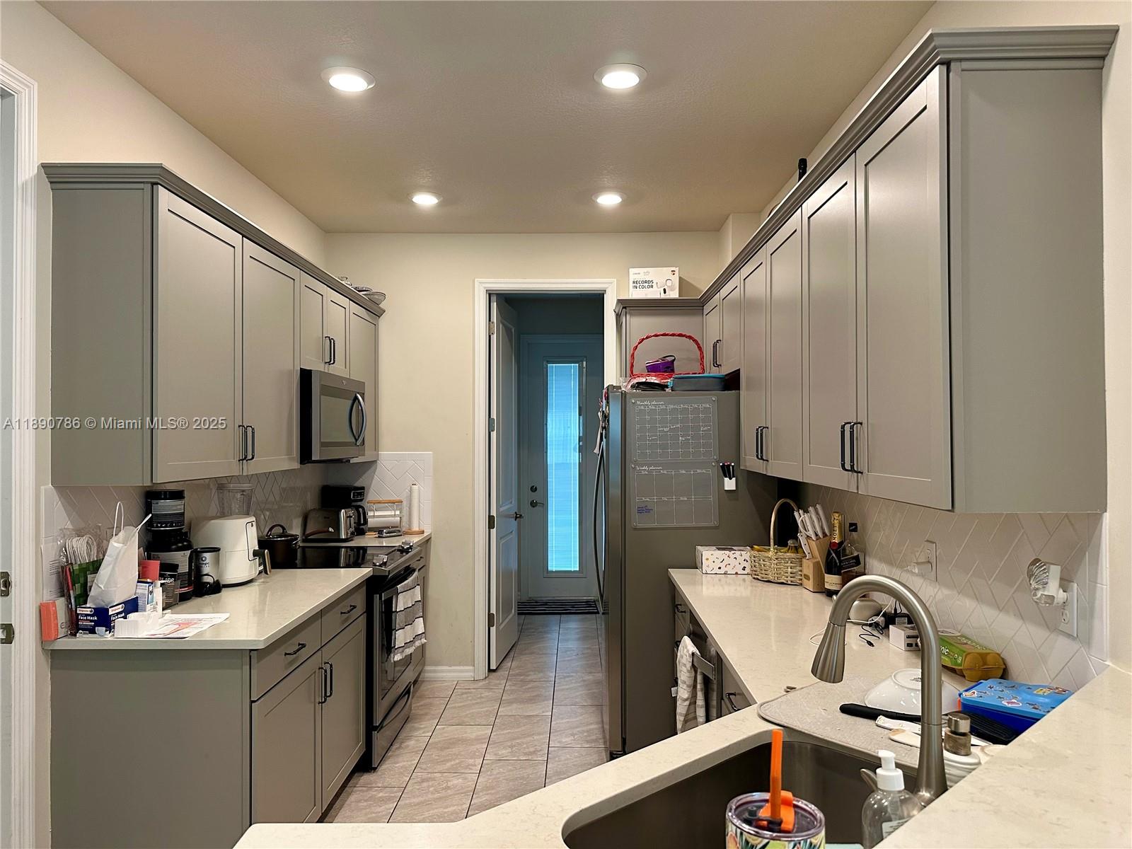 4144 3 / 3 1561 sq. ft. $ 2025-10-06 0 foto