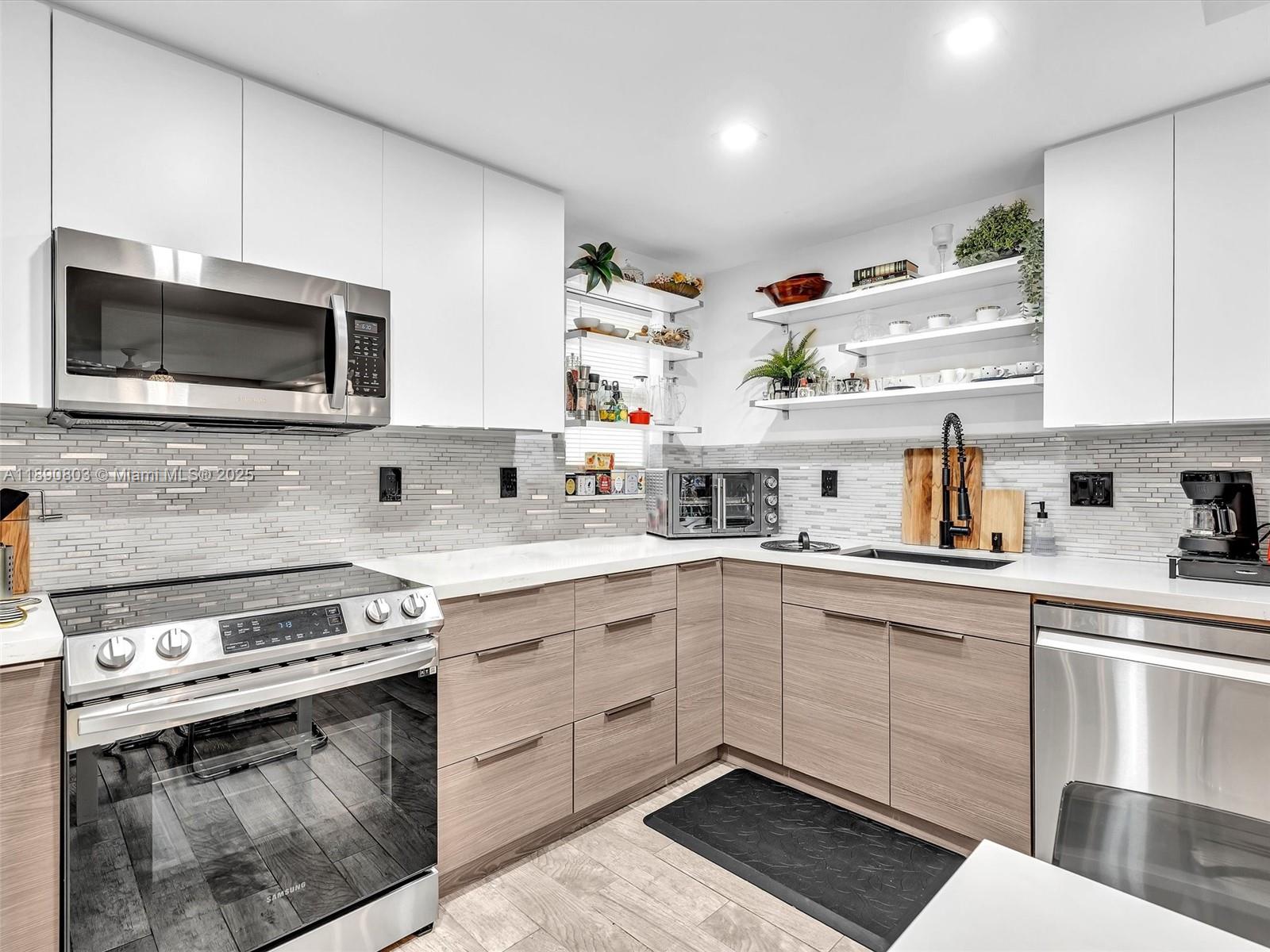 102 1 / 1 686 sq. ft. $ 2025-10-06 0 Photo