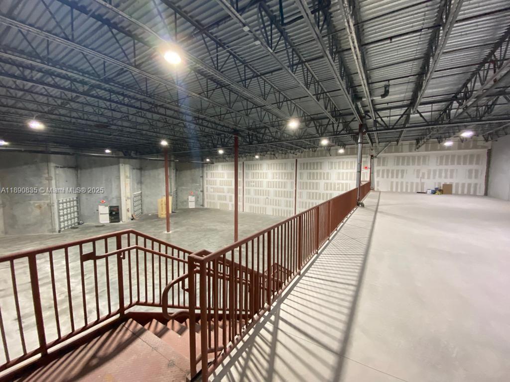 5  /   sq. ft. $ 2025-10-06 0 foto