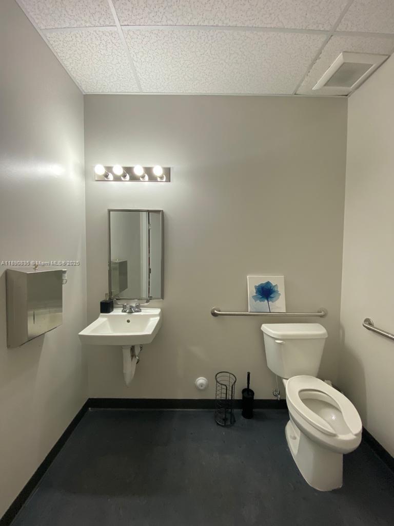 5  /   sq. ft. $ 2025-10-06 0 foto