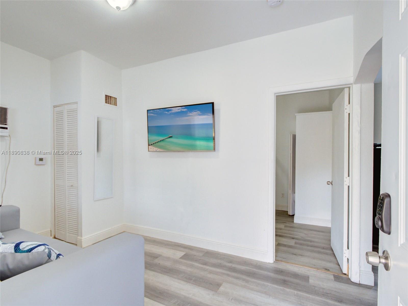 See details 1845 5 / 3 1629 sq. ft. $ 2025-10-06 0 Photo