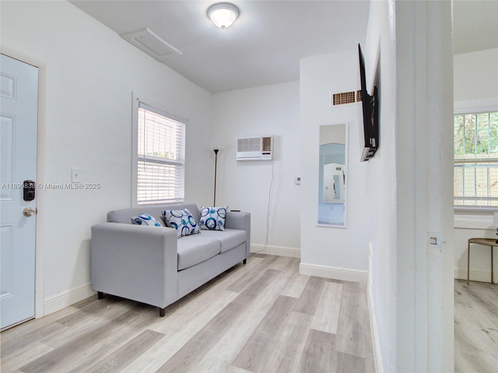 See details 1845 5 / 3 1629 sq. ft. $ 2025-10-06 0 Photo