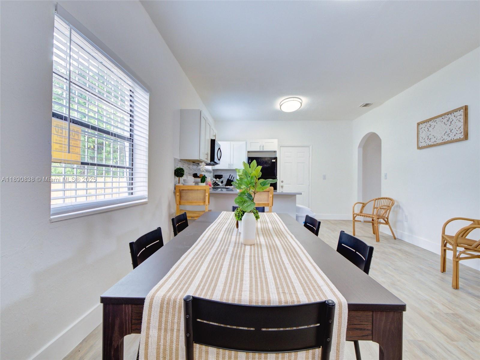 See details 1845 5 / 3 1629 sq. ft. $ 2025-10-06 0 Photo
