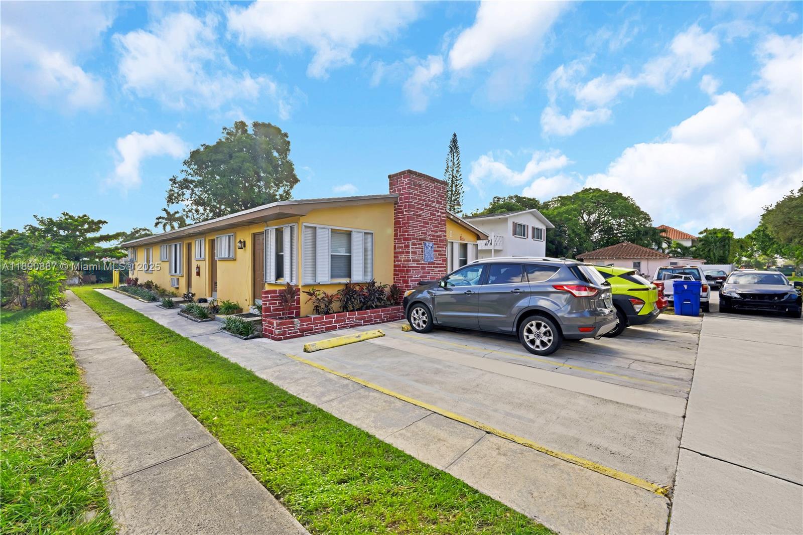 See details / 1770 sq. ft. $ 2025-10-06 0 Photo