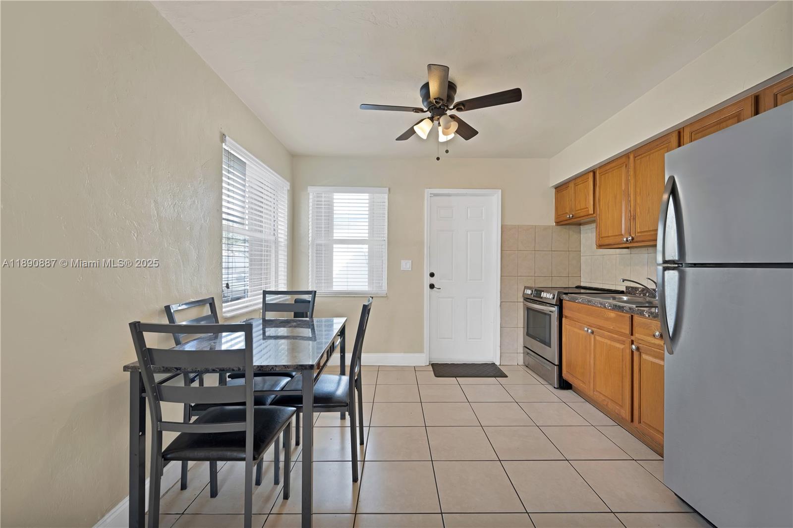 See details / 1770 sq. ft. $ 2025-10-06 0 Photo