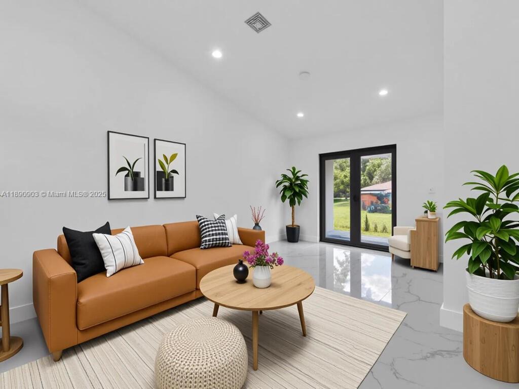 Ver detalles / 2400 sq. ft. $ 2025-10-06 0 foto