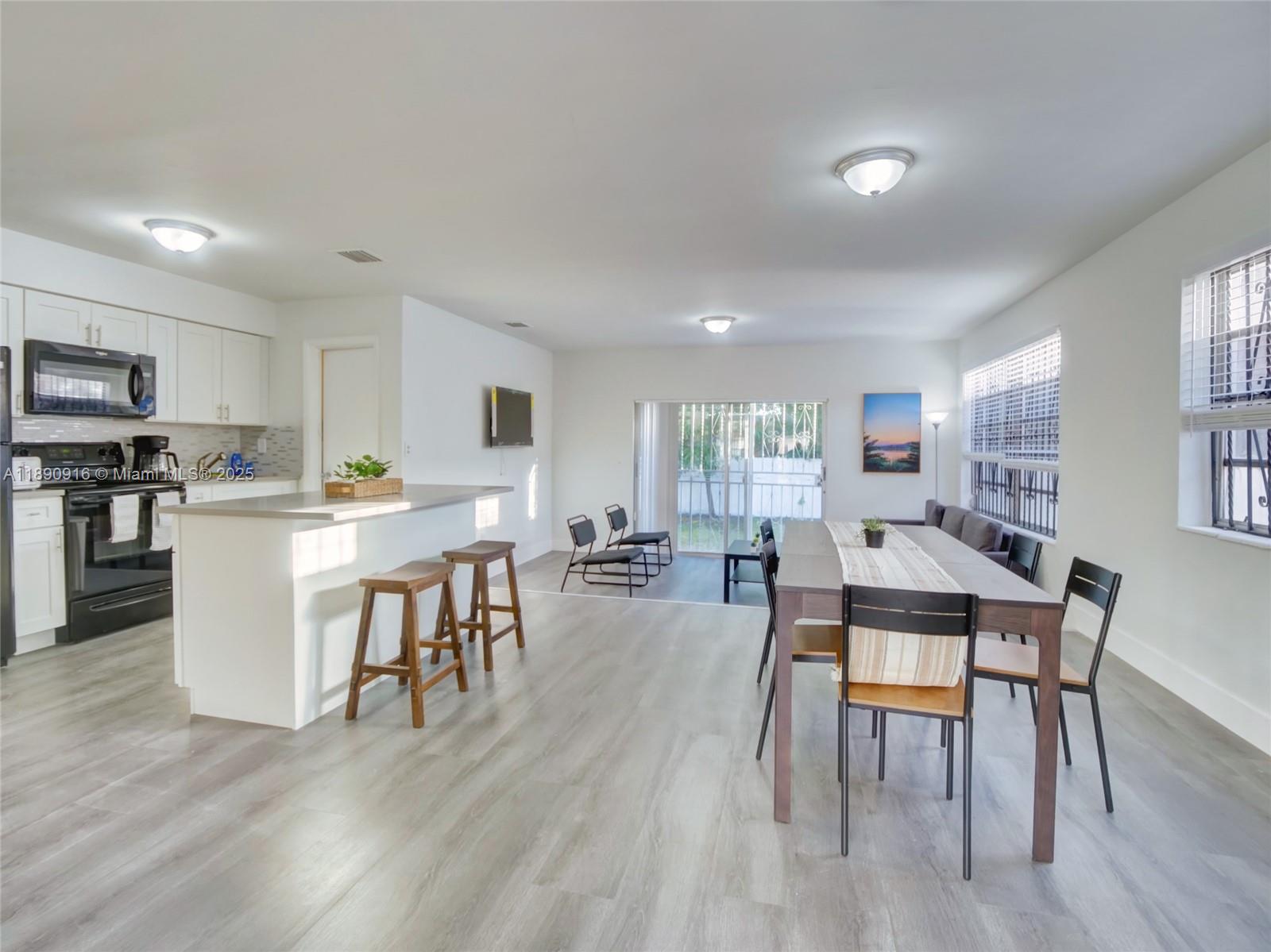 1141 4 / 2 1607 sq. ft. $ 2025-10-06 0 foto
