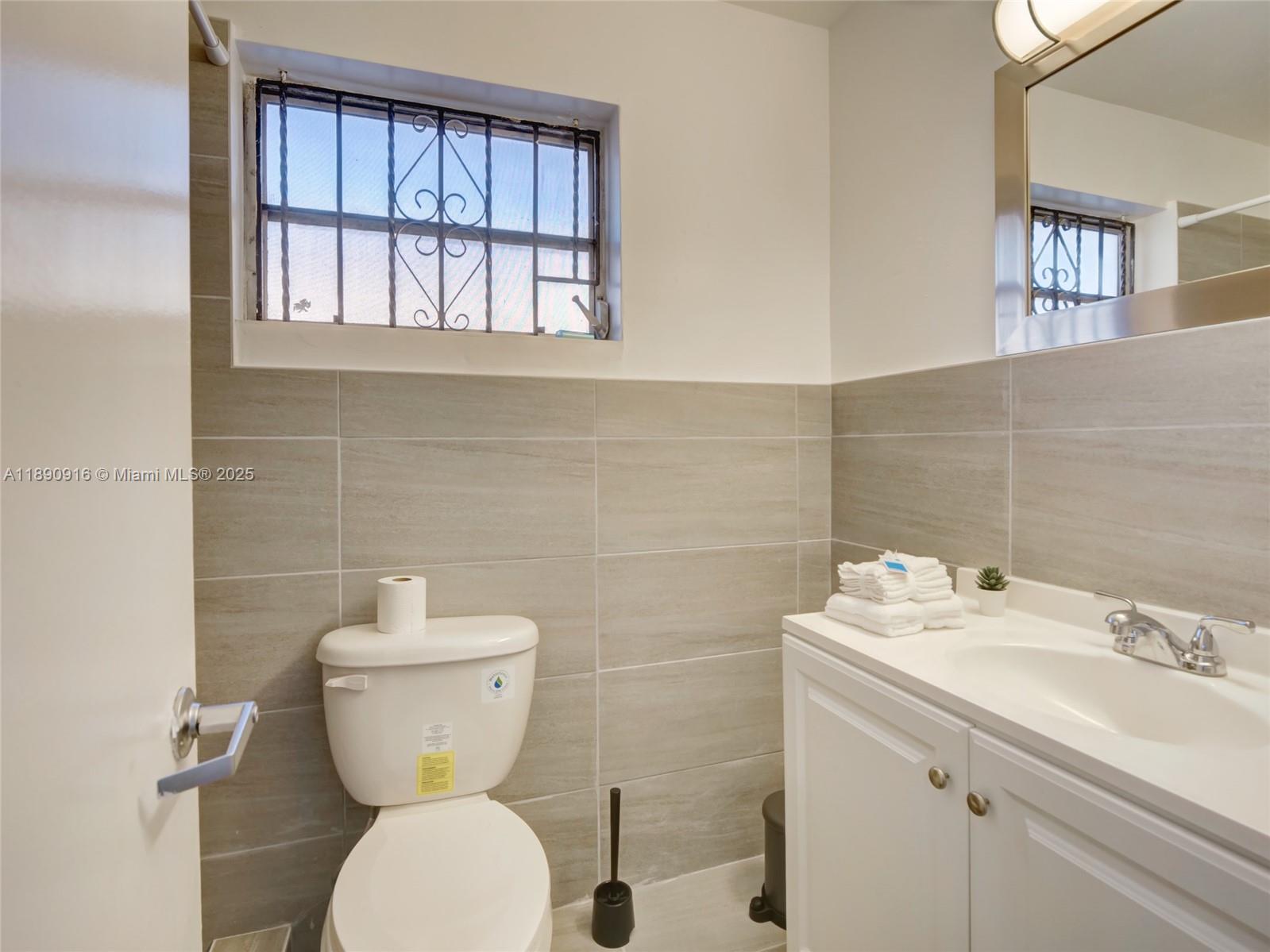1141 4 / 2 1607 sq. ft. $ 2025-10-06 0 foto