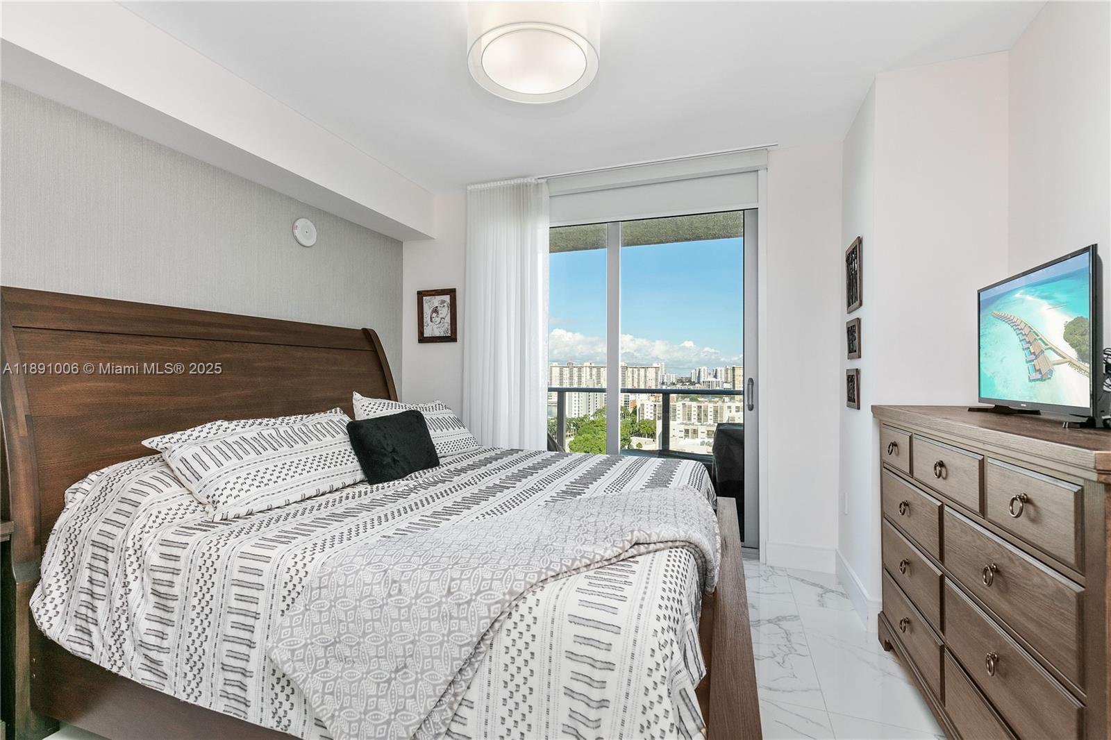 4-1607 3 / 4 1892 sq. ft. $ 2025-10-06 0 Photo