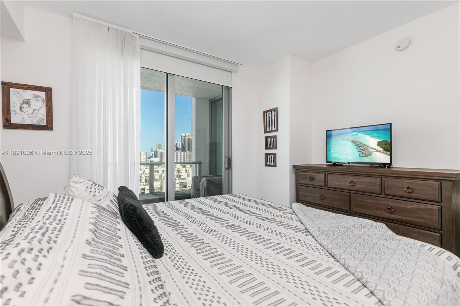 4-1607 3 / 4 1892 sq. ft. $ 2025-10-06 0 Photo