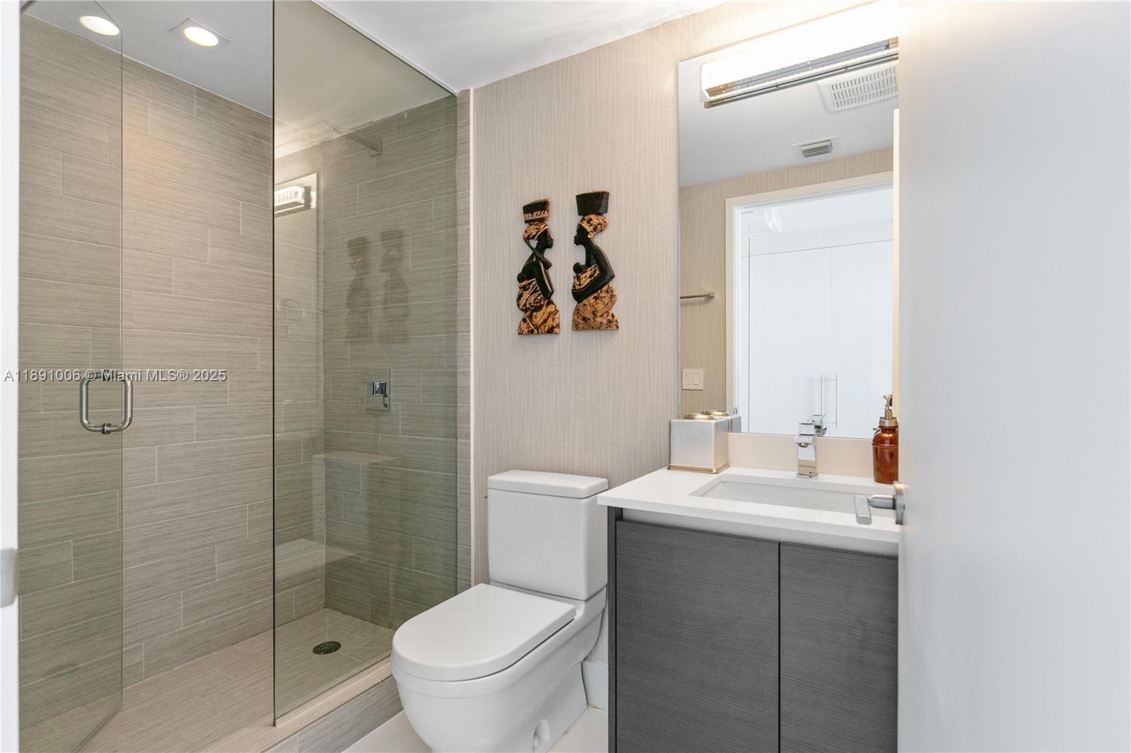 4-1607 3 / 4 1892 sq. ft. $ 2025-10-06 0 Photo