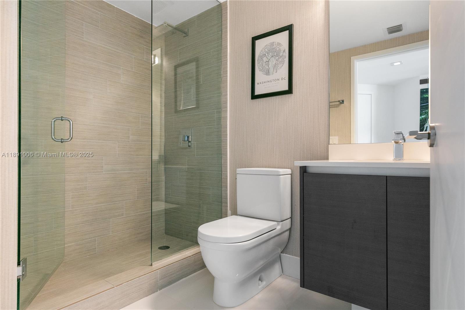 4-1607 3 / 4 1892 sq. ft. $ 2025-10-06 0 Photo