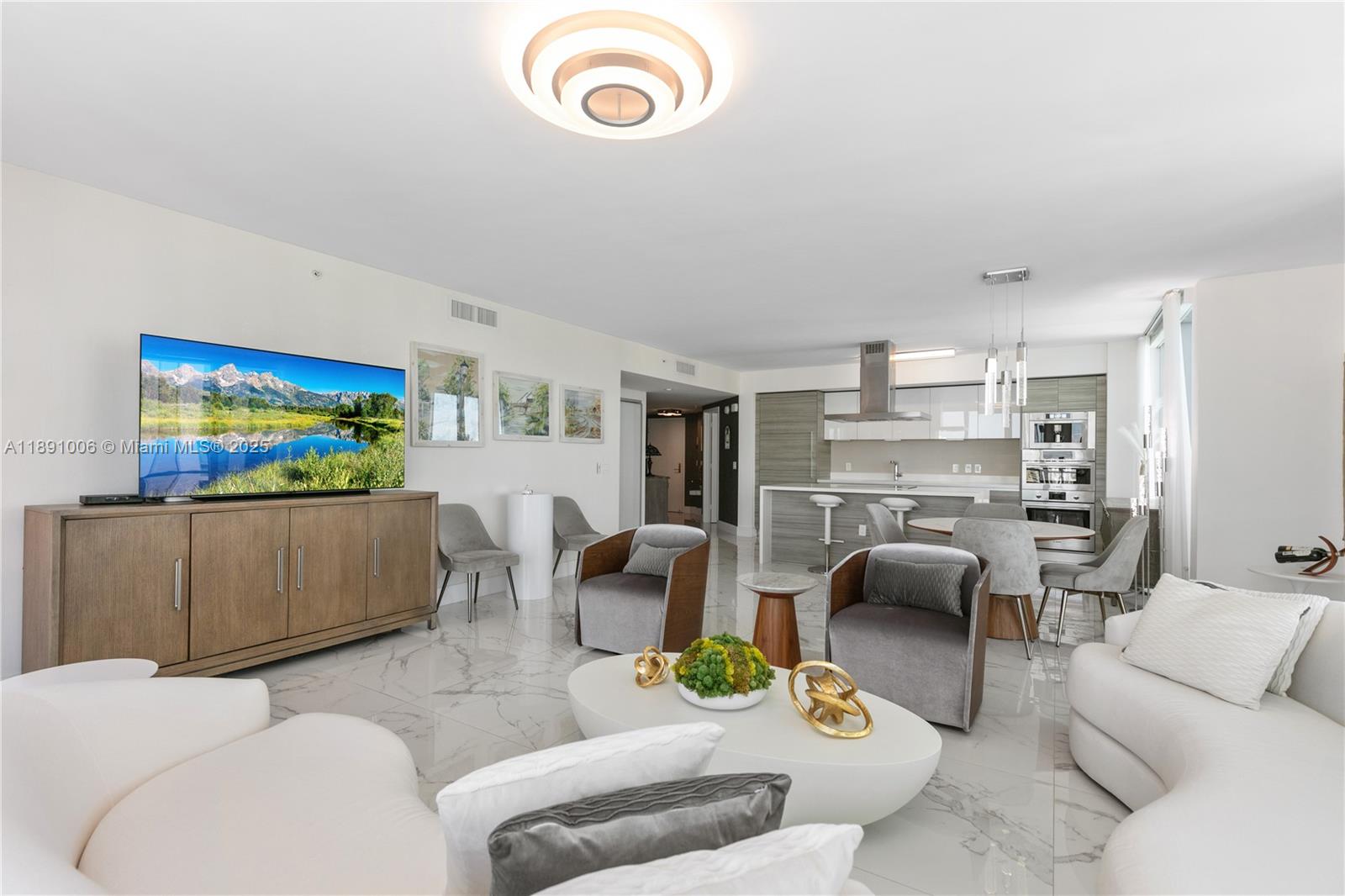 4-1607 3 / 4 1892 sq. ft. $ 2025-10-06 0 Photo