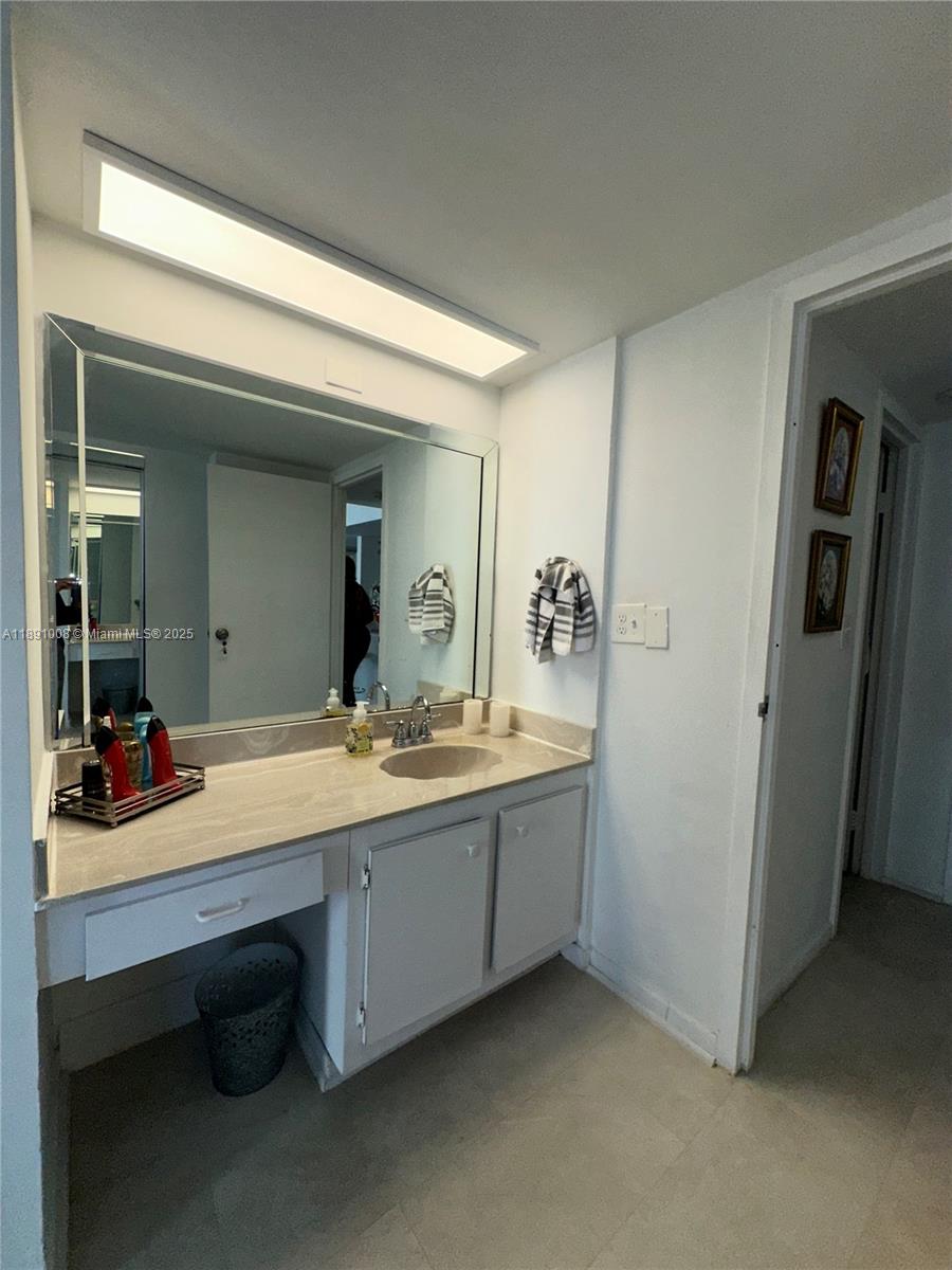 Photo of 3675 Country Club Dr  #1809, Aventura, Florida, 33180 - 