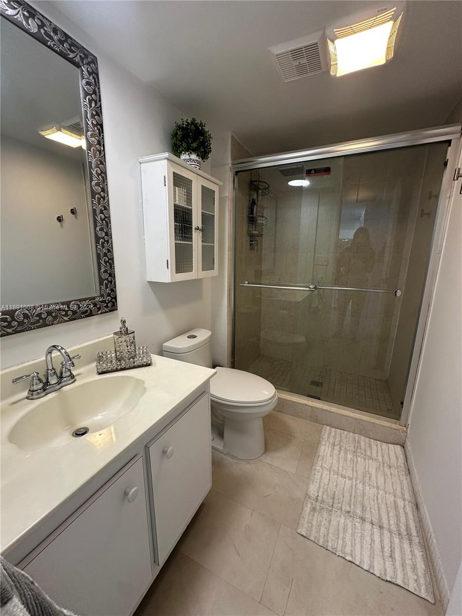 Photo of 3675 Country Club Dr  #1809, Aventura, Florida, 33180 - 