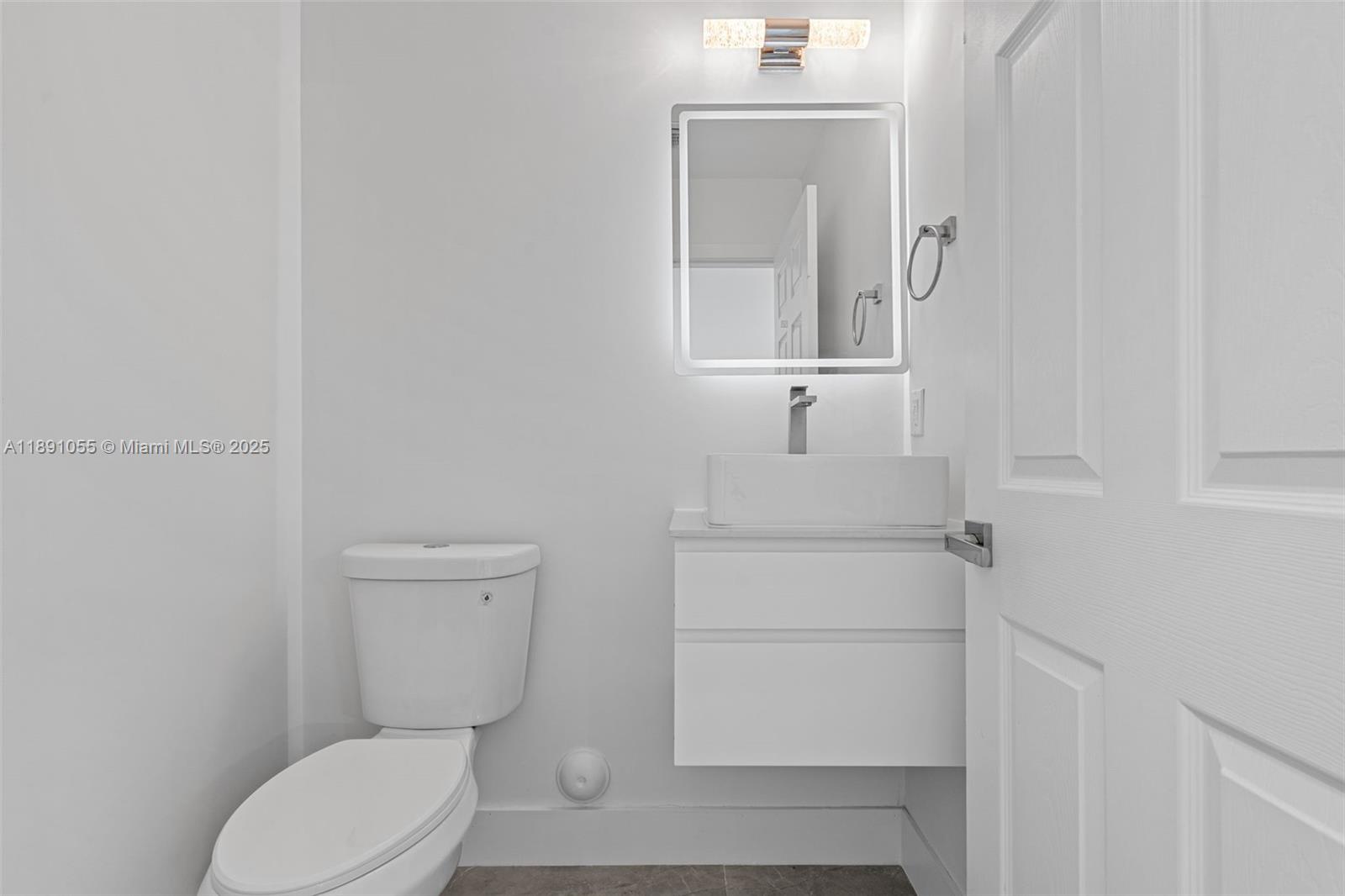 See details   /   sq. ft. $ 2025-10-06 0 Photo